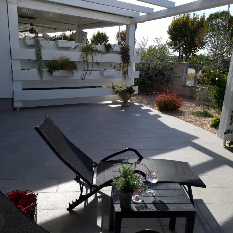 Apartman Magnolija อูมัค ภายนอก รูปภาพ