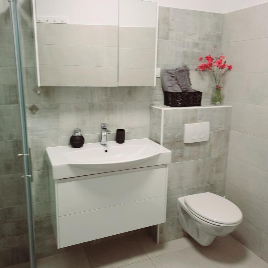 Apartman Magnolija อูมัค ภายนอก รูปภาพ