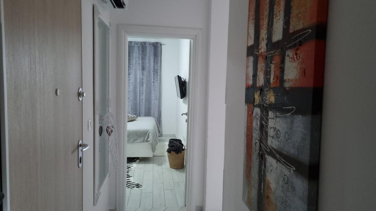 Apartman Magnolija อูมัค ภายนอก รูปภาพ